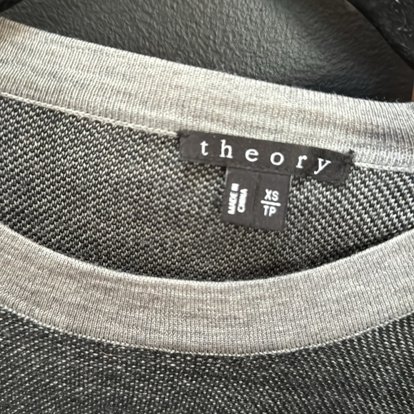 Theory duotone sweater. Wool. Men’s XS. Grey. - Picture 2 of 3